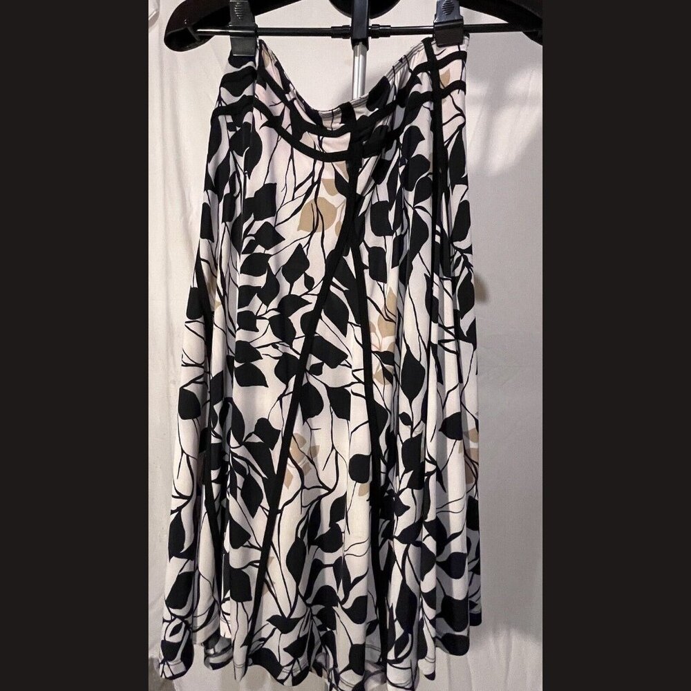 Lapis Black and Cream Leaf Pattern A-Line Skirt